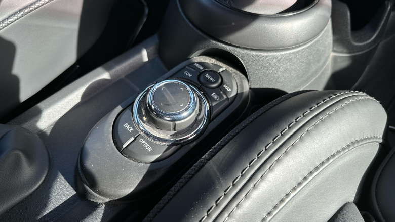 MINI Hatchback 1.5 Cooper Exclusive 3dr Auto Petrol Hatchback